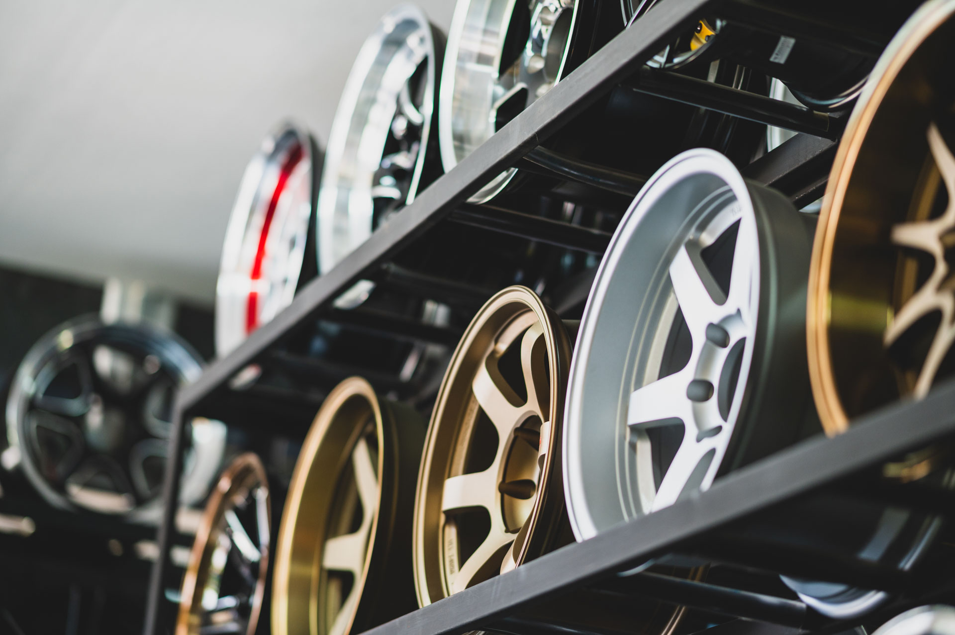 ALLOY WHEEL REPAIRS GUTTER RASH REPAIR BUCKLED WHEEL REPAIR RIM